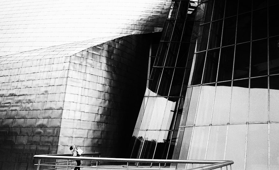 Taking a picture of the Guggenheim Museum, Bilbao, Spain, 2006