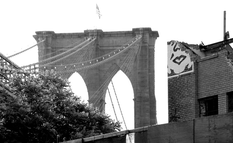 Dumbo building crumble icon; Kyle Oldoerp