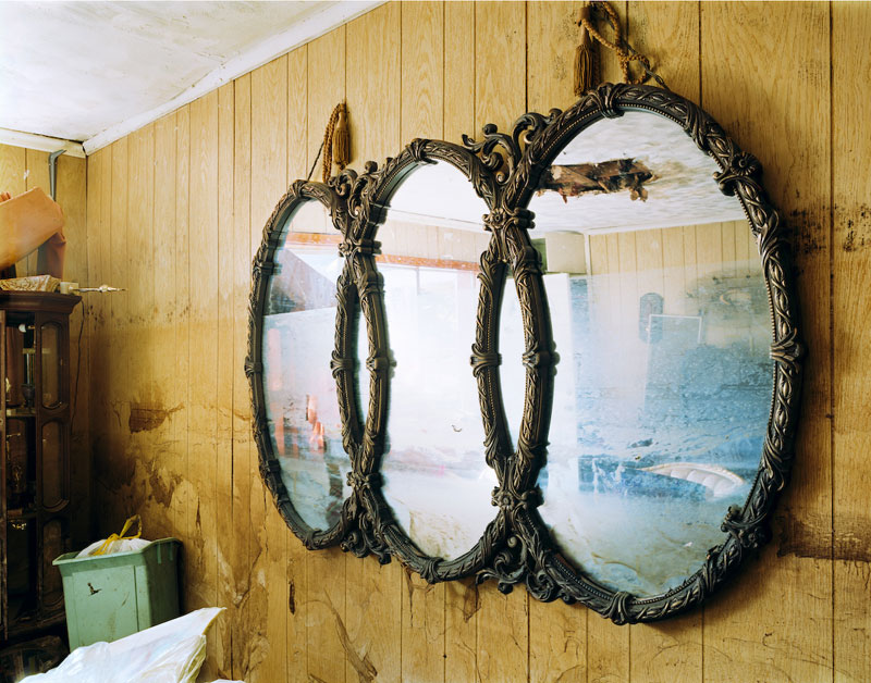 Mirror<br />
All images courtesy PEER Gallery, all images copyright © respectively Wyatt Gallery and Radek Skrivanek, all rights reserved.