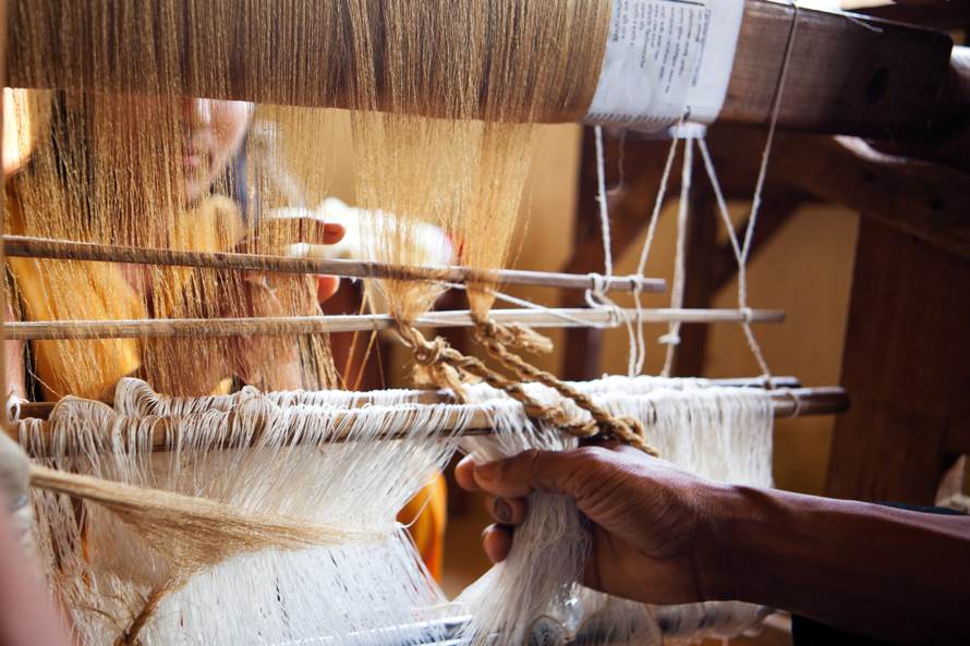 Drawing-in. Boko, Assam, 2010.
