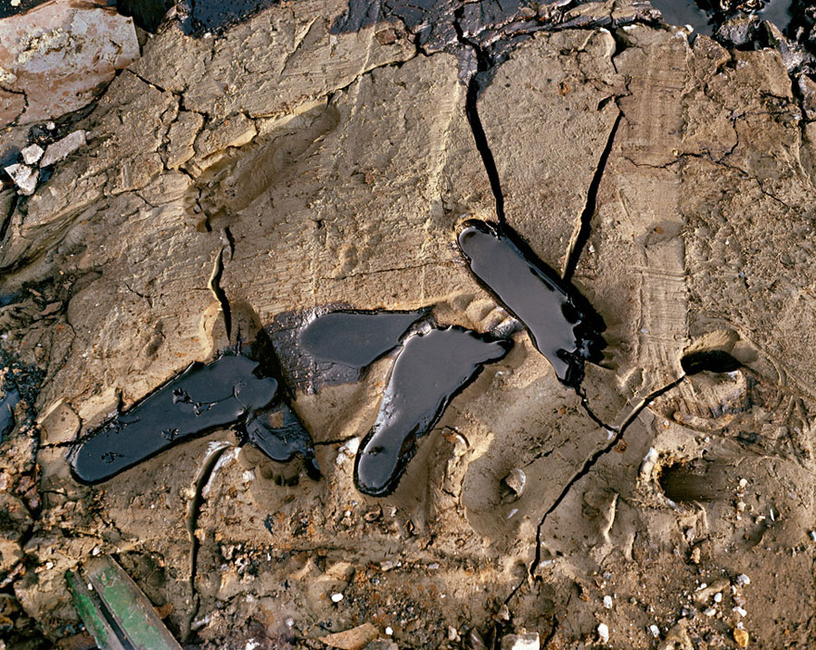 Recycling #10<br />
Chittagong, Bangladesh, 2001