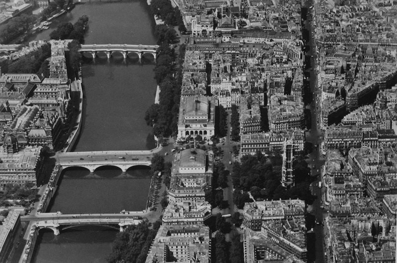 The Seine, looking downstream, and Place du Chatelet, 1958