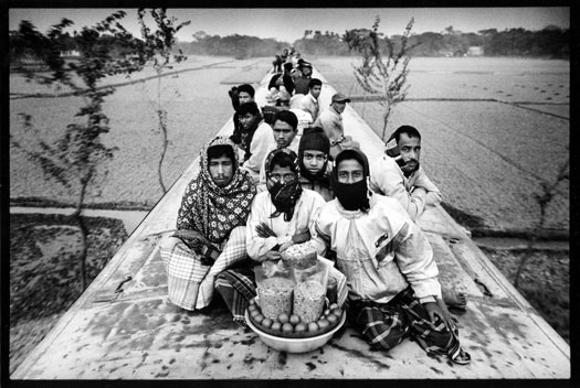 Bangladesh, Gavergoon 2005, Train passengers