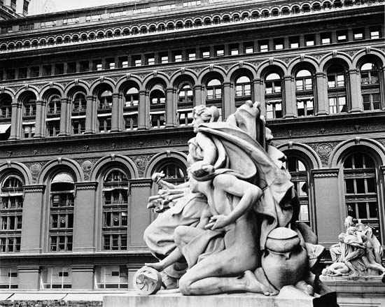 Custom House Statues and New York Produce Exchange, Bowling Green, 1936